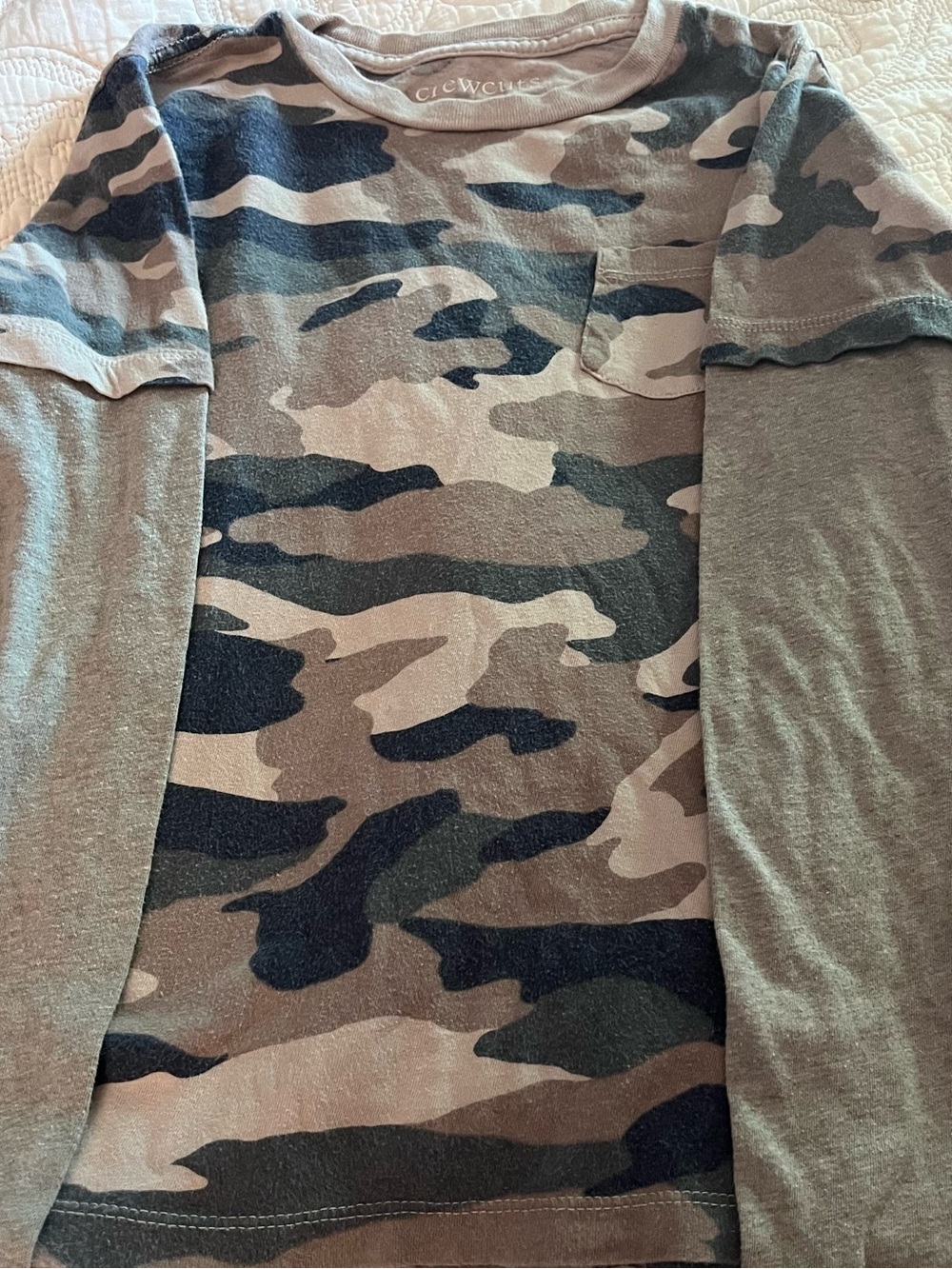 Crewcuts Boys Camo Pocket Long Sleeve Tee | Size M (8–9)